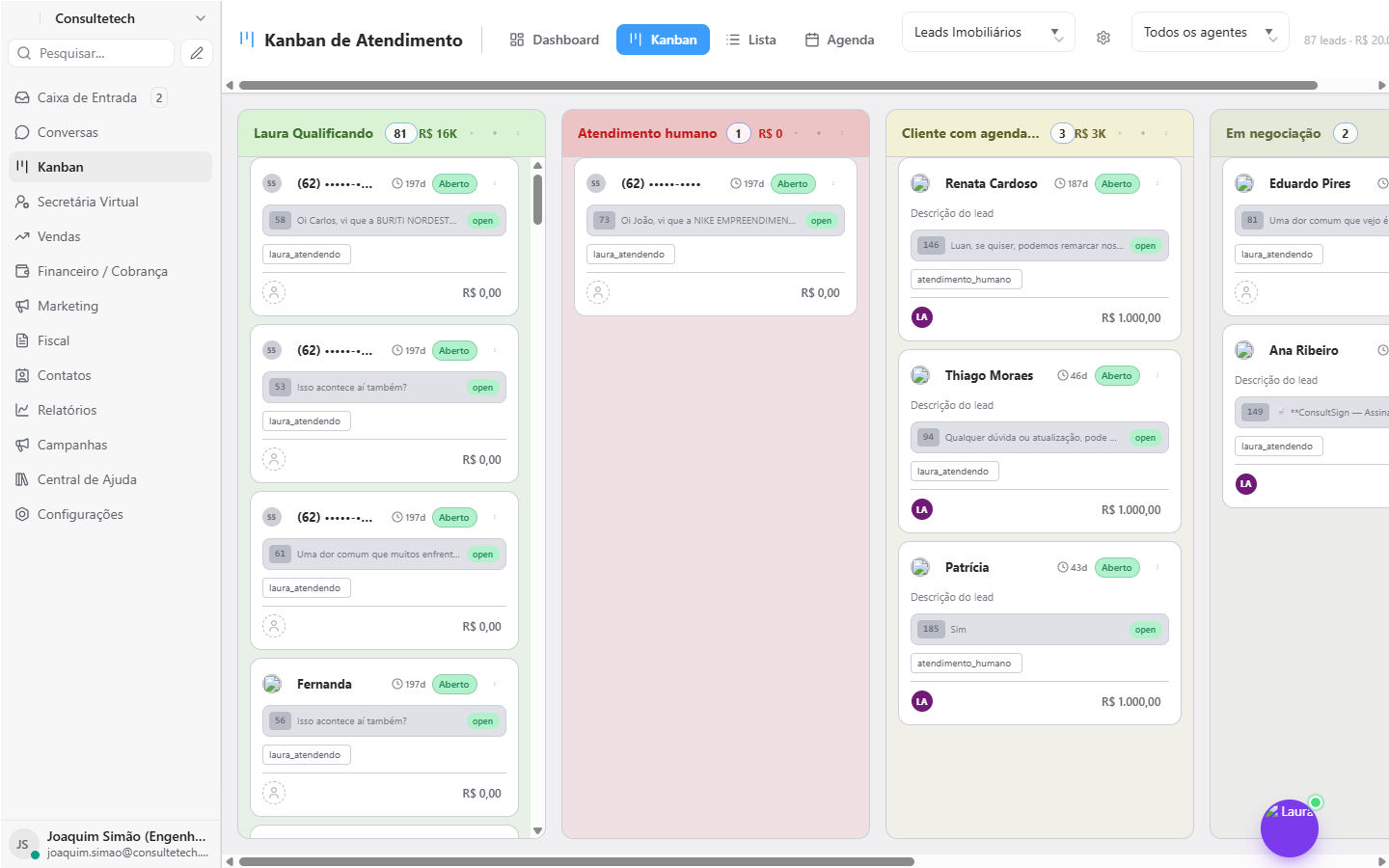 Funil de vendas em kanban com etapas, cartões de leads, valores e responsáveis